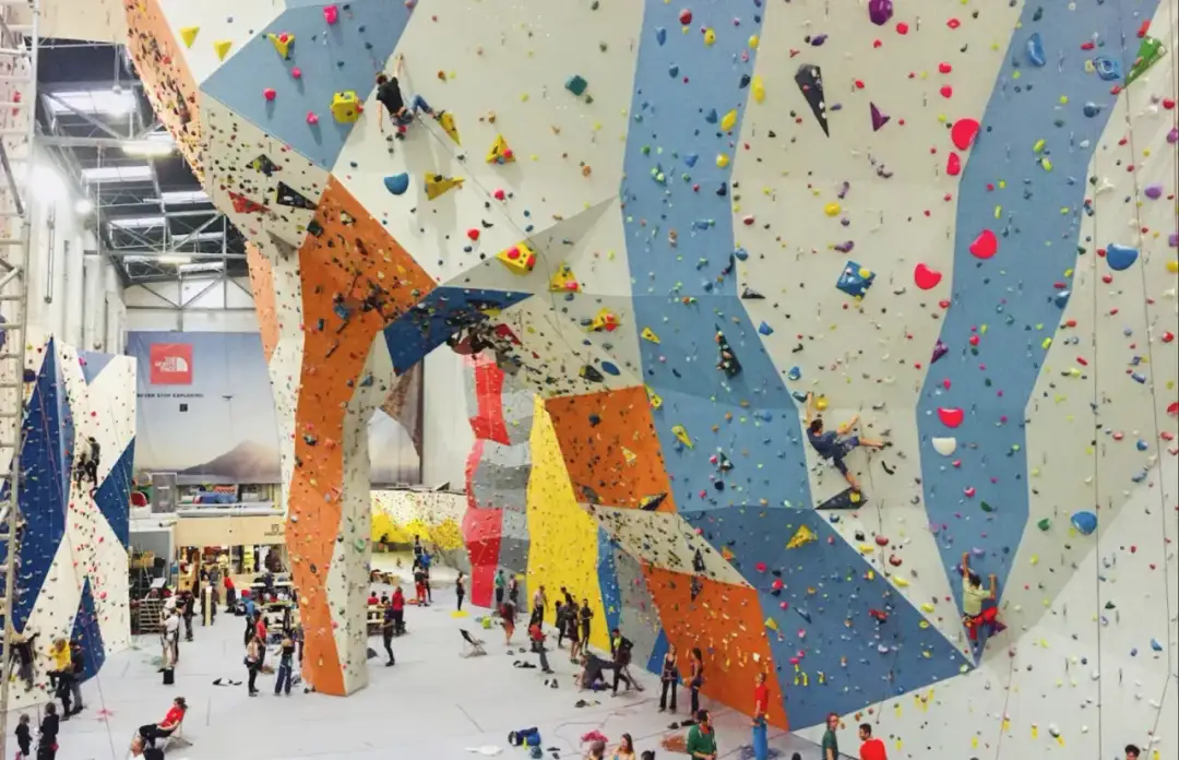 Najlepsze parki wspinaczkowe w Warszawie - Gdzie wspinać się bezpiecznie?