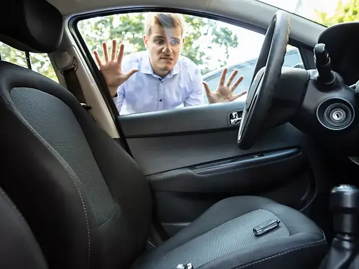 Jak awaryjnie otworzyć Toyotę Yaris bez kluczyka - skuteczne sposoby