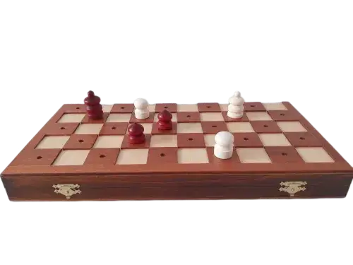 Warcaby dla niewidomych: jak grać i gdzie kupić idealne zestawy