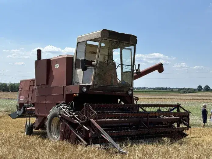  Kombajn Bizon Z056 - najlepszy kombajn pod słońcem? Zobacz dlaczego warto go kupić