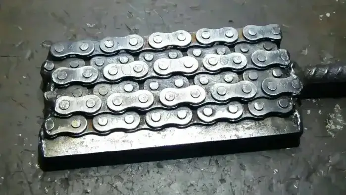 Jak zakuć łańcuch motocyklowy - uniknij problemów z bezpieczeństwem