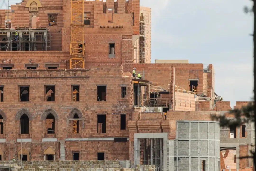 Kim są właściciele zamku w Stobnicy i jak to wpływa na projekt?