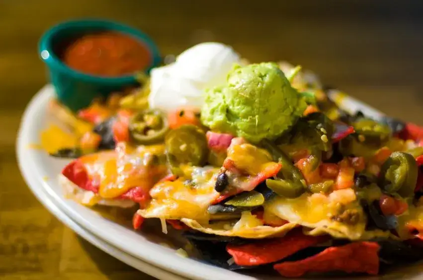 Deliciosos nachos con queso y guacamole: receta fácil y rápida