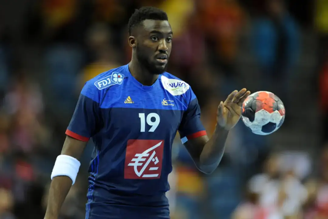 Zarobki piłkarzy ręcznych w Polsce i za granicą: poznaj konkretne kwoty