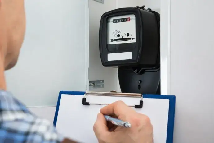 Dopłaty do prądu 2025 - sprawdź kto może otrzymać dofinansowanie do energii elektrycznej!