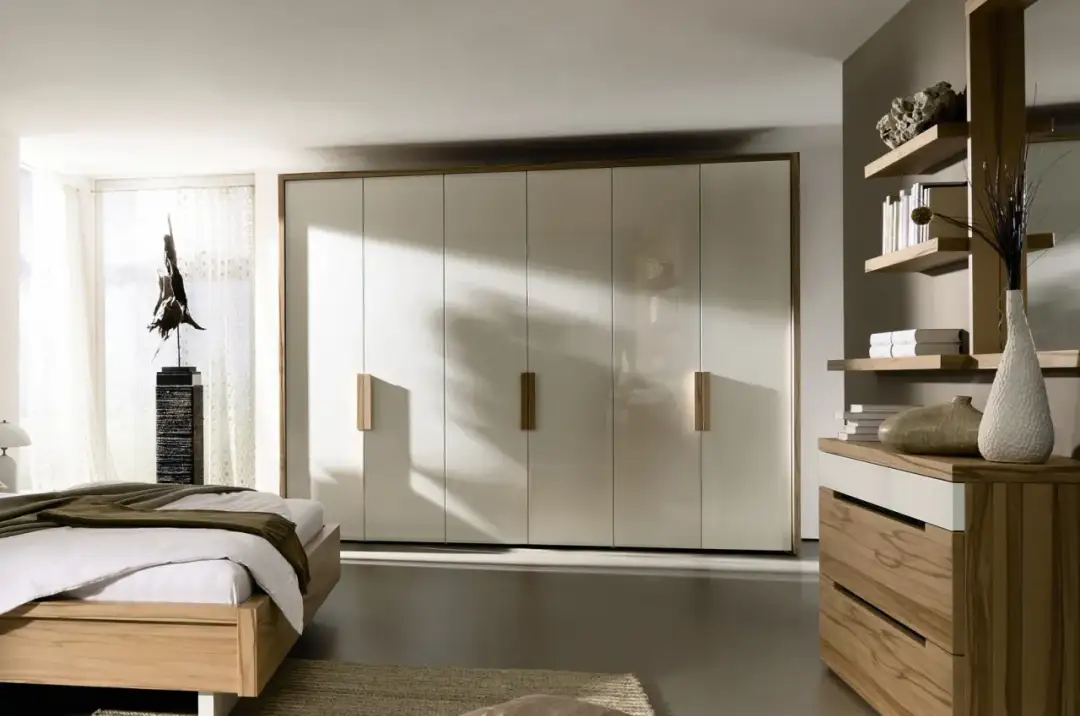 Jaka szafa do sypialni? 10 kluczowych porad przy wyborze