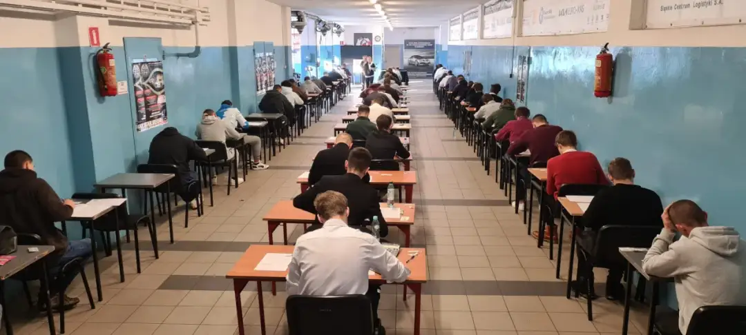 W której klasie technikum są egzaminy zawodowe? Sprawdź szczegóły!