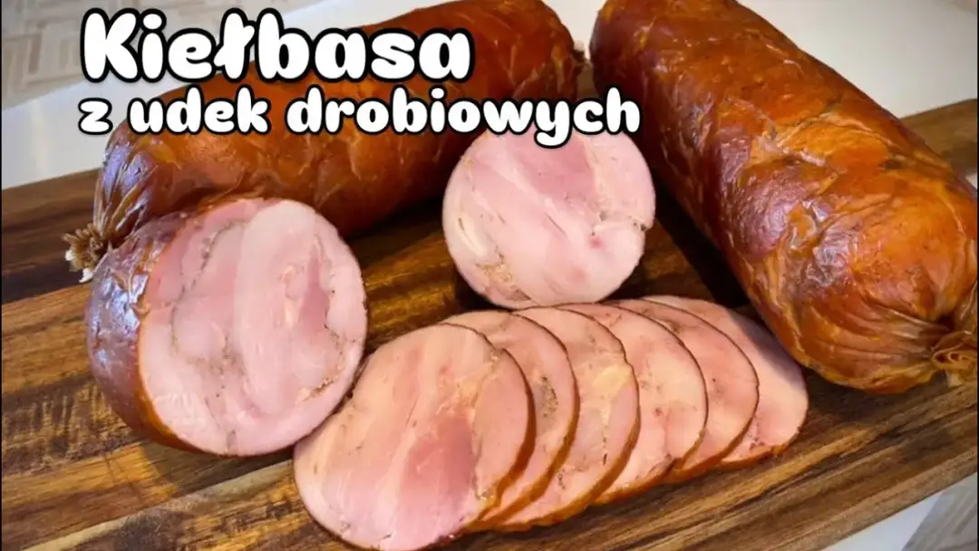 Kiełbasa z udek kurczaka w butelce - prosty przepis na smaczną przekąskę