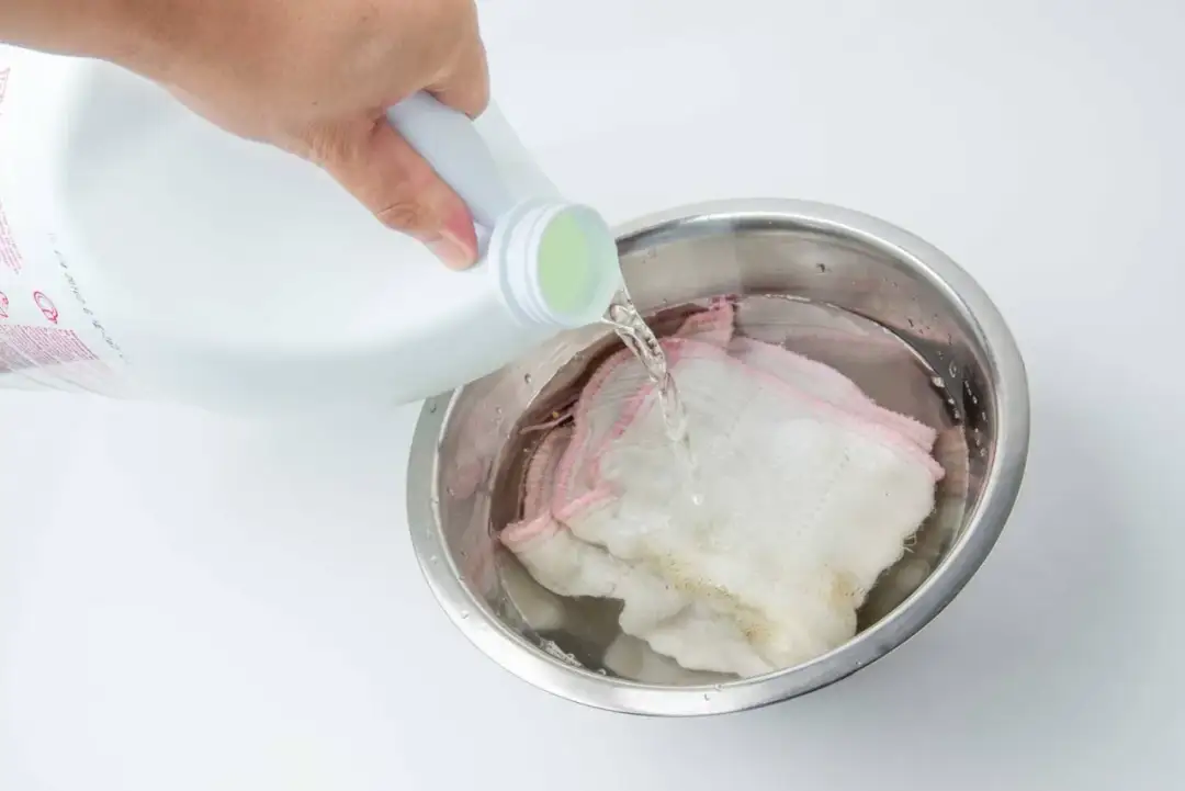 Jak używać wybielacza ACE skutecznie i bezpiecznie w praniu