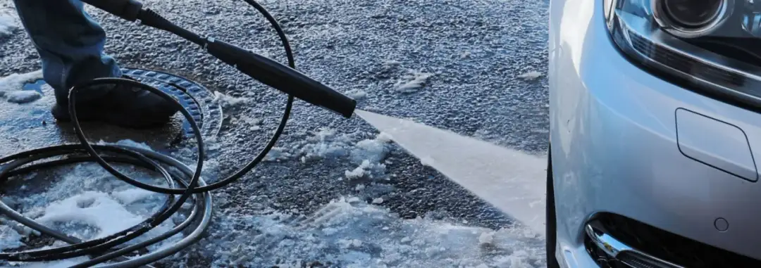 Od kiedy można myć samochód? Kluczowe informacje na zimę