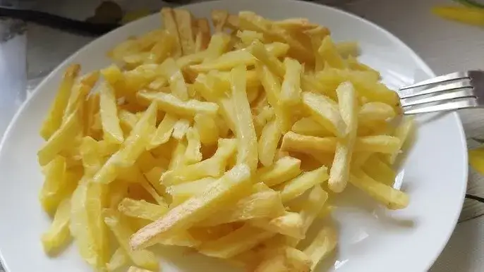 Czy w frytkownicy beztłuszczowej można zrobić frytki z surowych ziemniaków? Oto prawda!