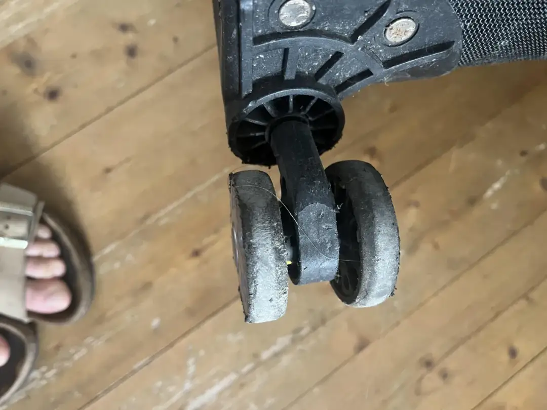 Ile kosztuje wymiana kółka w walizce? Sprawdź, zanim zapłacisz!