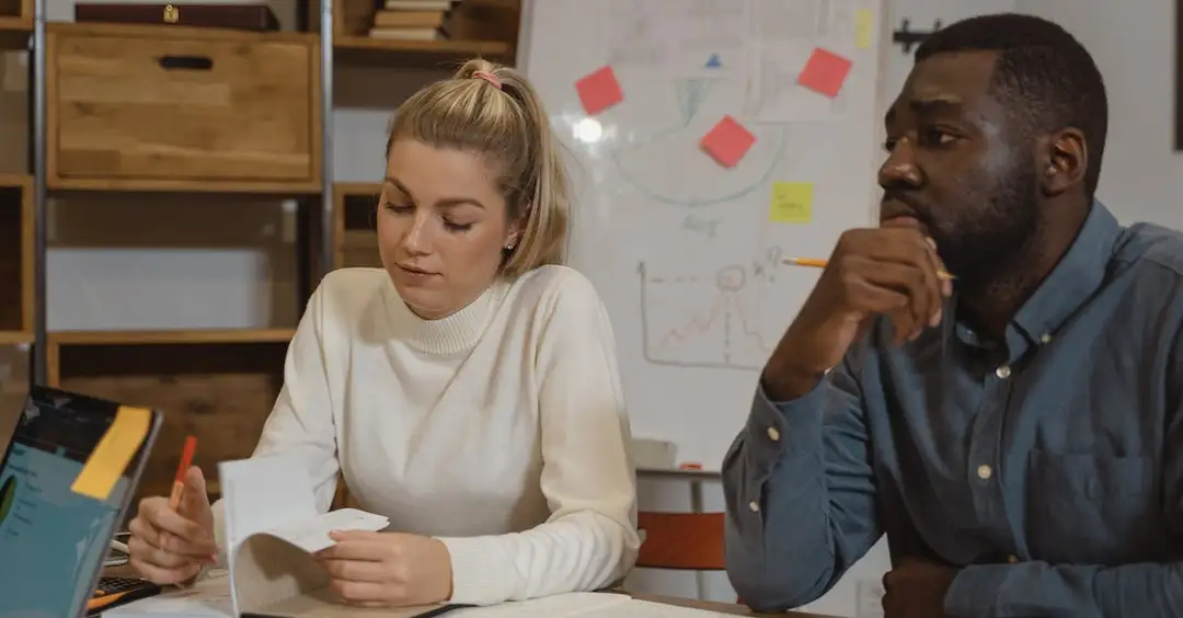  Makrootoczenie firm - czynniki i przykłady