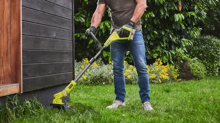 Podkaszarka tarczowa: Czy to lepszy wybór niż żyłkowa?