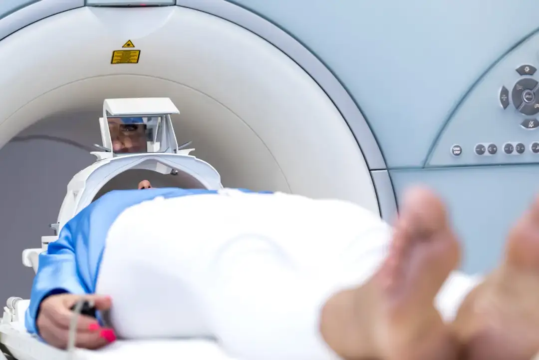 Jakie badania i przygotowania są konieczne przed rezonansem magnetycznym? Sprawdź!