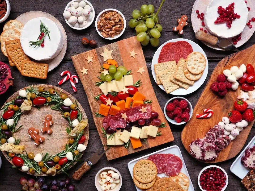 Sylwester bez stresu? Szybkie i efektowne przekąski na domówkę