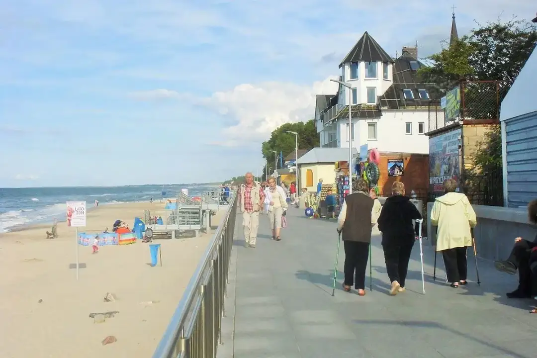 Jak dojechać z Sarbinowa do Mielna? Sprawdź najlepsze opcje transportu