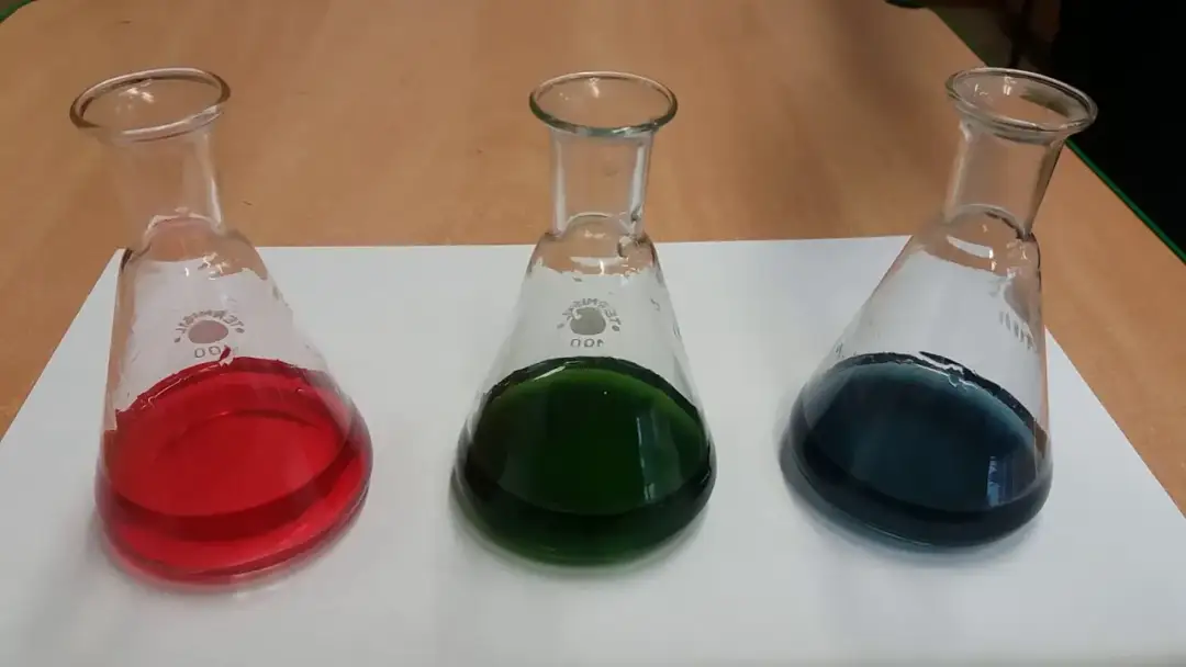 Eksperyment z czerwoną kapustą: odkryj fascynujące zmiany kolorów