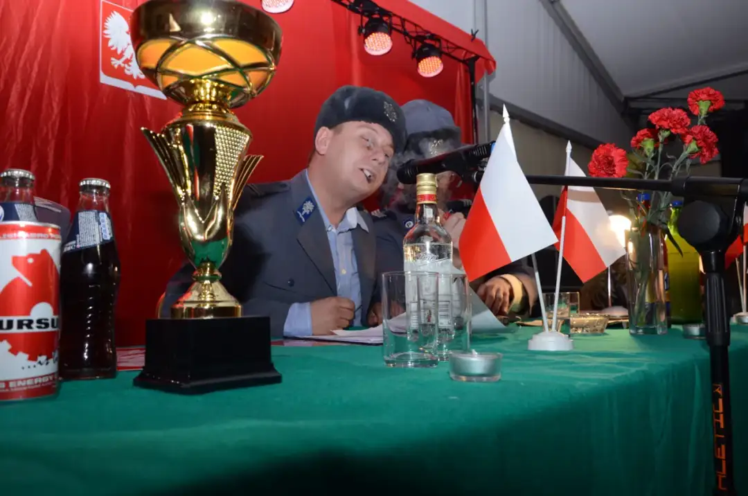 Impreza w stylu PRL dekoracje: stwórz niezapomnianą atmosferę