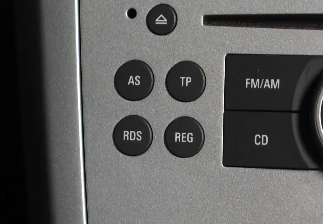 Co to jest RDS w radiu samochodowym i jak poprawia jakość odbioru