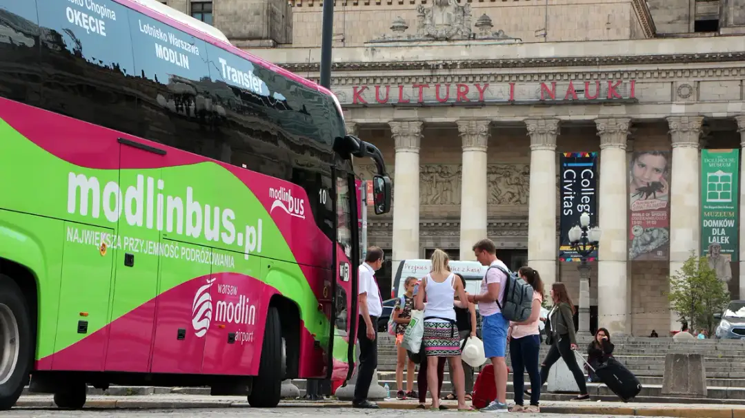 Modlin Bus: Gdzie znajdziesz swój przystanek w Warszawie?