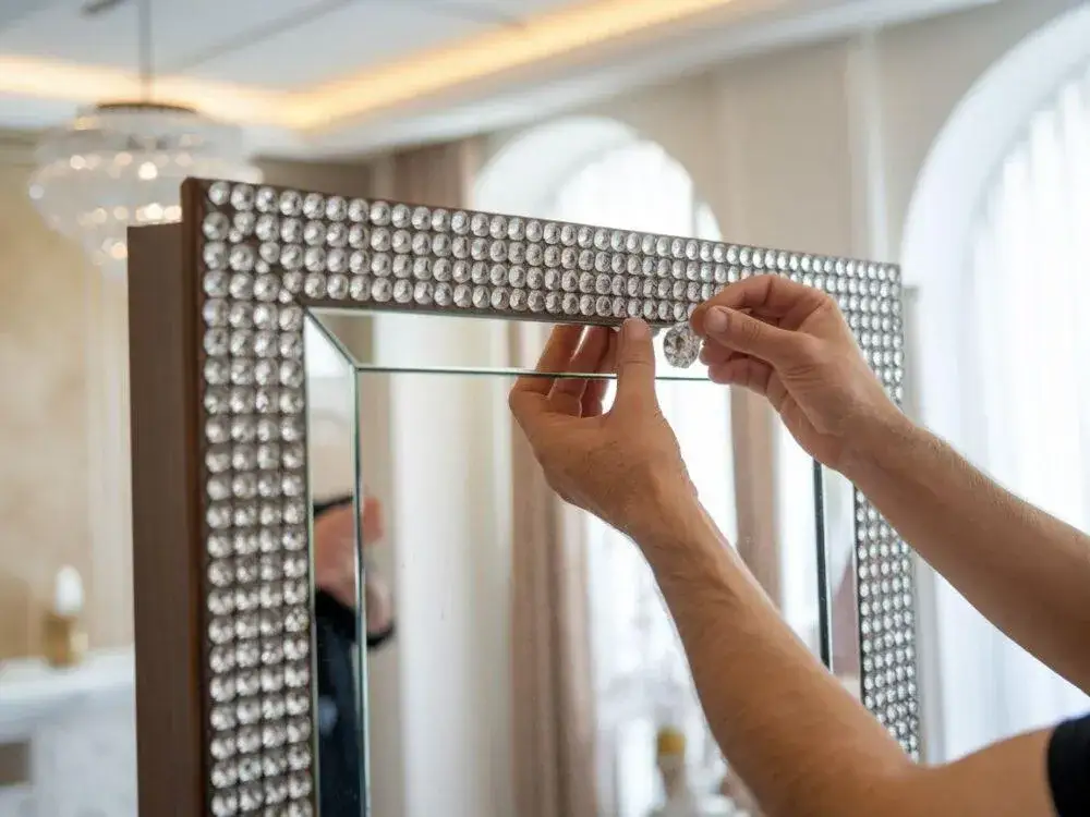Jak ozdobić lustro kryształkami - kreatywne pomysły i techniki