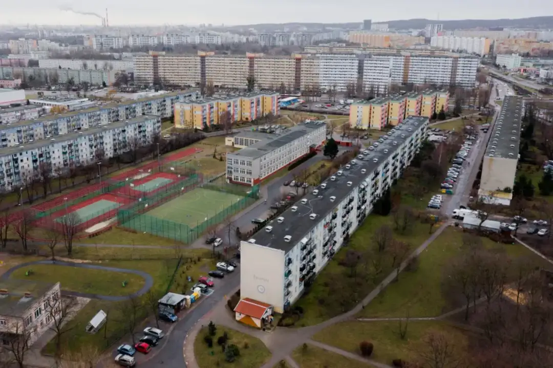 Czy kupno mieszkania od dewelopera trzeba zgłosić do urzędu skarbowego? Sprawdź, co musisz wiedzieć