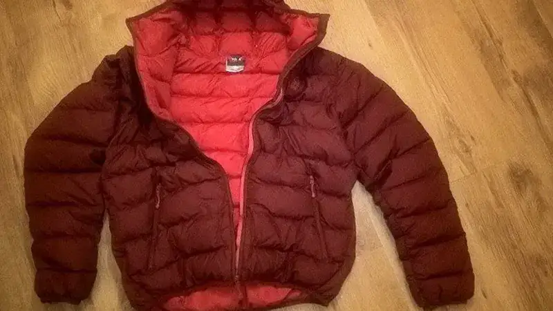 Jak prać kurtkę pikowaną, aby uniknąć uszkodzeń i zbijania puchu