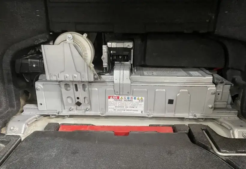 Ile wytrzymuje bateria w hybrydzie toyoty rav4? Sprawdź, zanim wymienisz