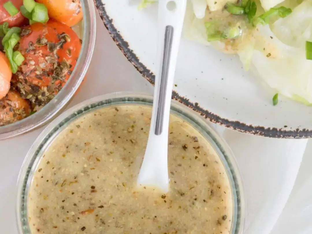 Jak zrobić sos winegret z musztardą - prosta receptura i porady