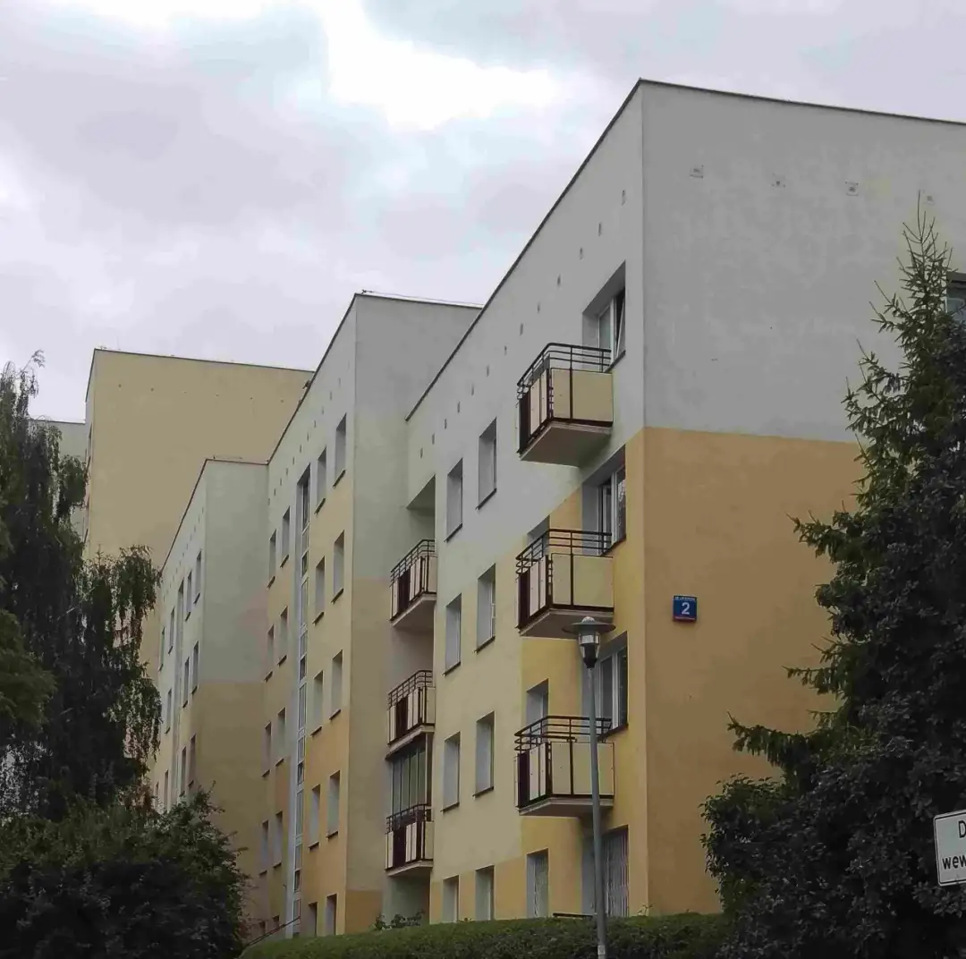 Kto kontroluje radę nadzorczą spółdzielni mieszkaniowej i jak to działa?