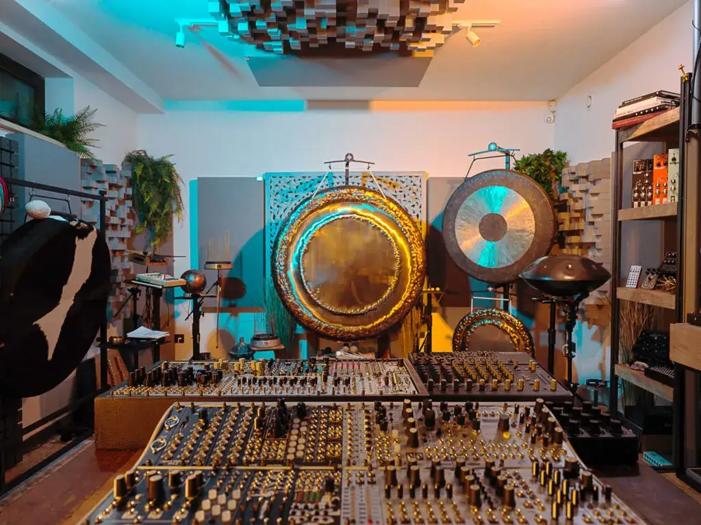 Instrumenty elektroniczne wczoraj i dziś - ewolucja brzmienia