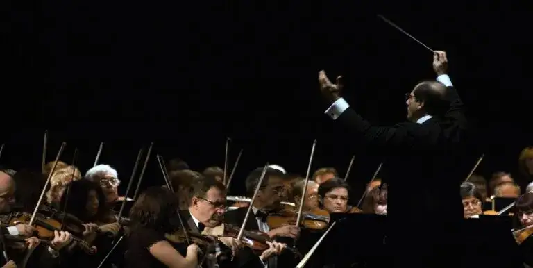 Pełna analiza 9 Symfonii Beethovena – odkryj muzyczne arcydzieło