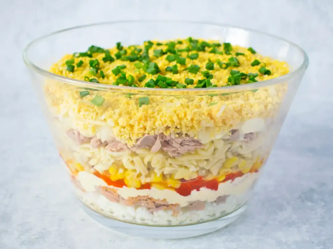 Jak się robi sałatkę z tuńczyka - szybki przepis na smaczne danie