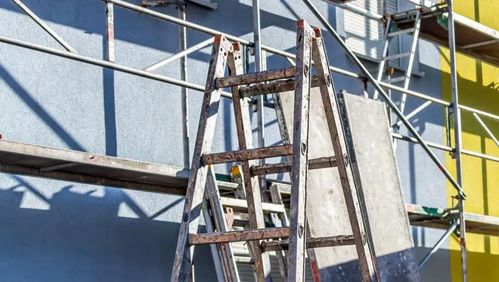 Ile farby na m2 elewacji? Oblicz dokładnie swoje potrzeby malarskie