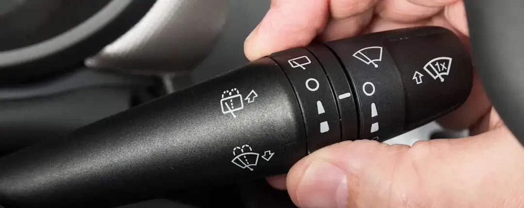 Wycieraczki samochodowe: instrukcja obsługi trybów i czujnika deszczu