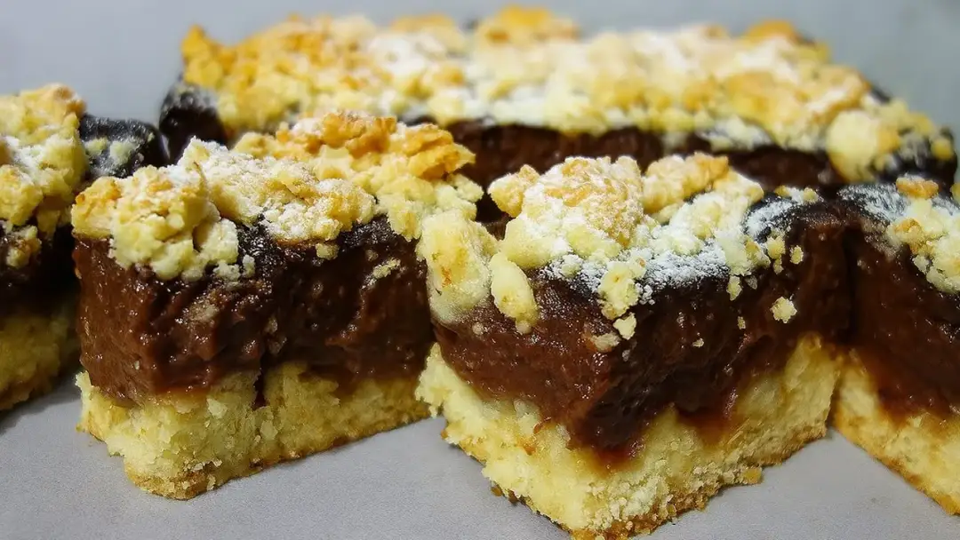 Pyszne ciasto z budyniem z olejem - łatwy przepis krok po kroku