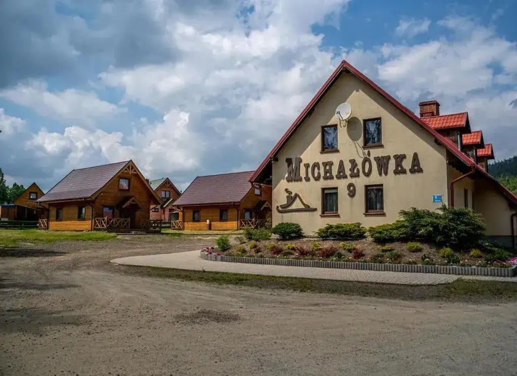 Góry Stołowe nocleg: Karłów czy Kudowa? Wybierz idealnie!