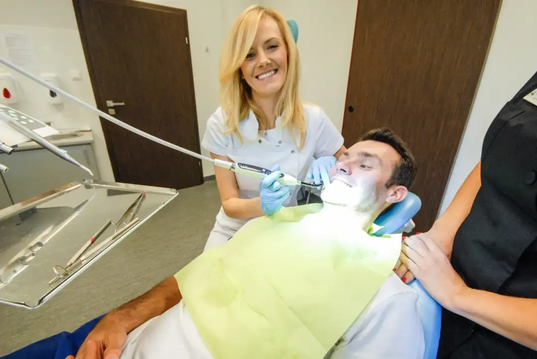 Jak pokonać strach przed dentystą i cieszyć się zdrowym uśmiechem