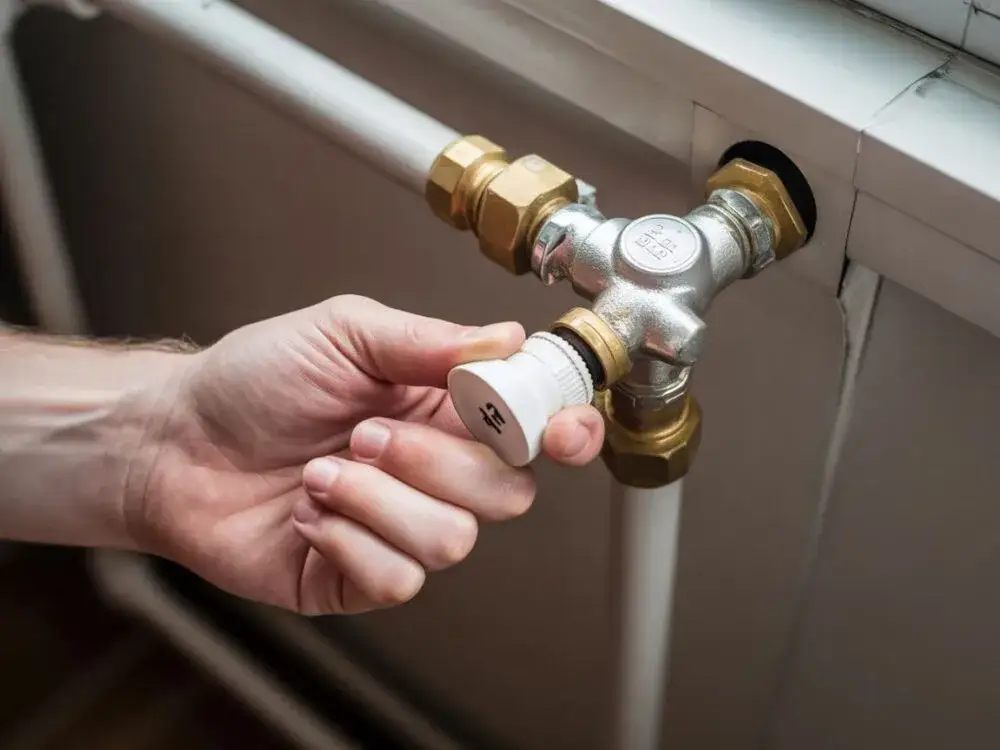 Jak odpowietrzyć grzejnik na powrocie? Instrukcja krok po kroku