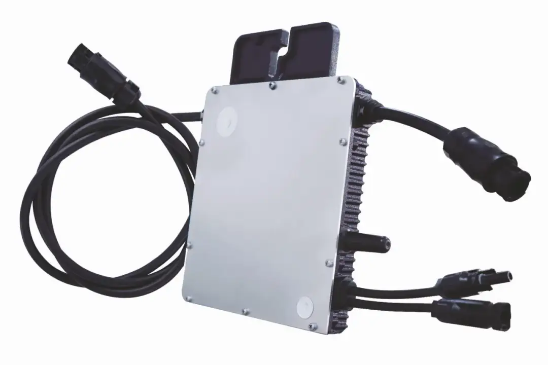 Mikroinwerter 3-fazowy: Klucz do efektywnej fotowoltaiki w Polsce?