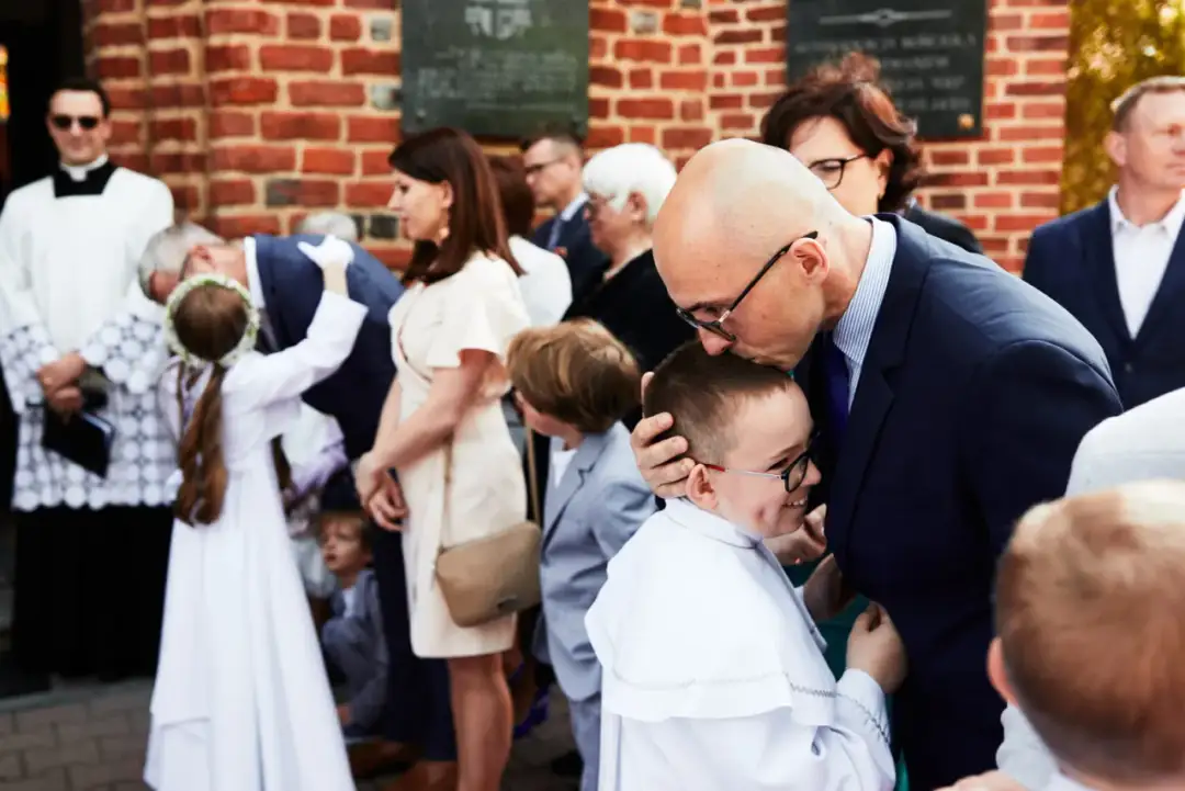 Ile kosztuje fotograf na komunie? Ceny, które mogą Cię zaskoczyć