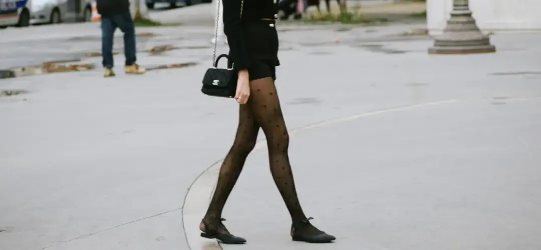 Rajstopy czarne w kropki: jak nadać swojej stylizacji charakteru?