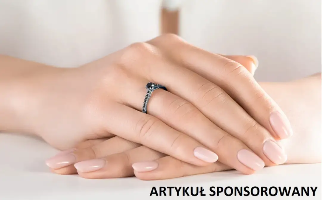 Jak dobrać obrączkę do pierścionka zaręczynowego, by uniknąć błędów?