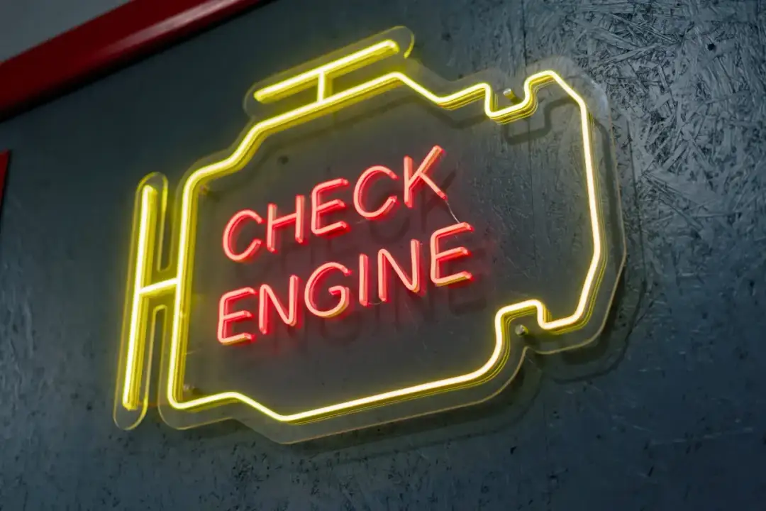 Check Engine - czy można jeździć? Kiedy jechać, kiedy stanąć