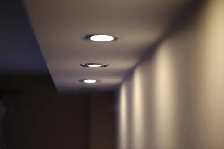 Jak dopasować liczbę halogenów led do łazienki - sprawdzony kalkulator