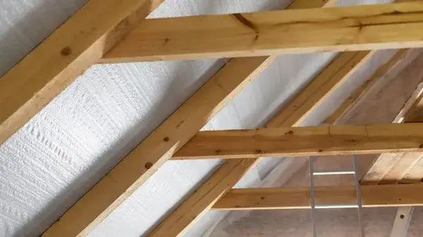 Folia na poddasze: Jak wybrać? Poradnik eksperta