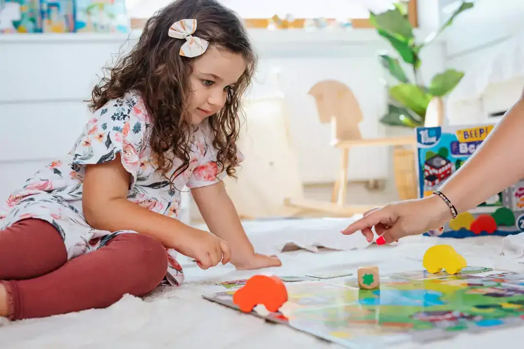 Myślę, że "Kreatywne zajęcia z pedagogiem: Rozwiń potencjał dzieci!" będzie idealnym tytułem.
