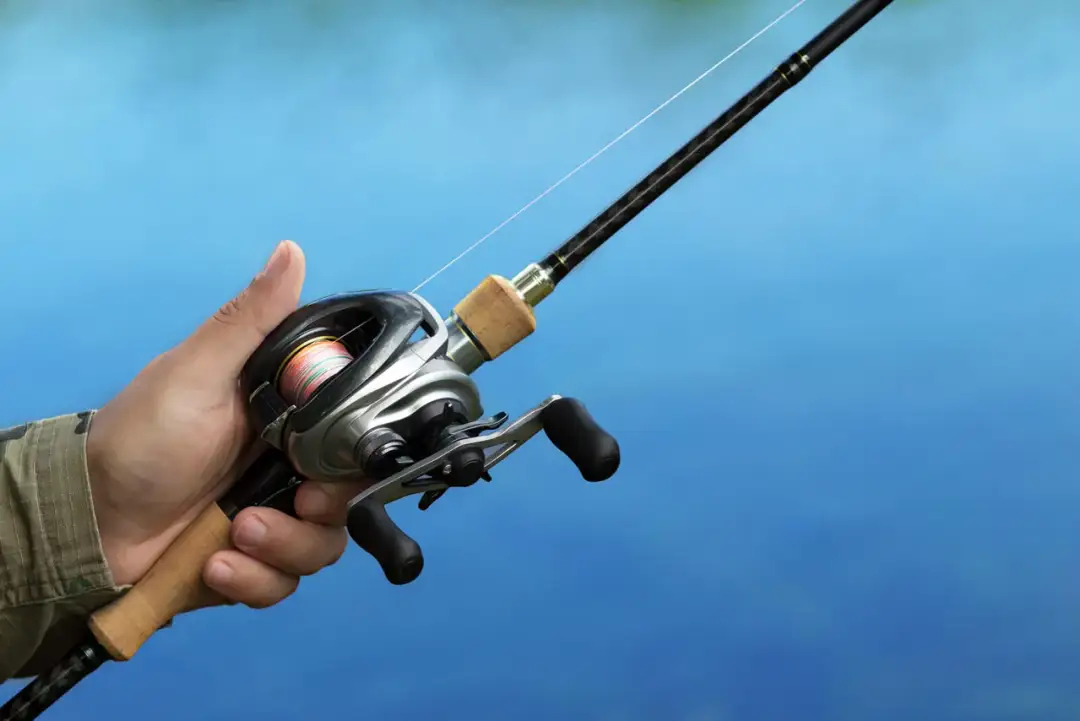 Jaka plecionka do multiplikatora? Wybierz najlepszą na ryby!