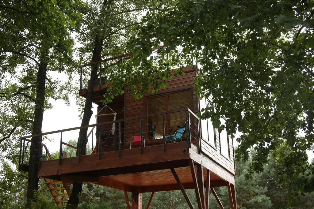 Gdzie szukać noclegów w Polsce, aby zaoszczędzić i nie przepłacać